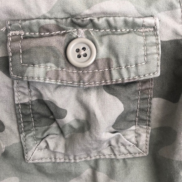 Hooded lightweight camo jacket - Picture 3 of 3